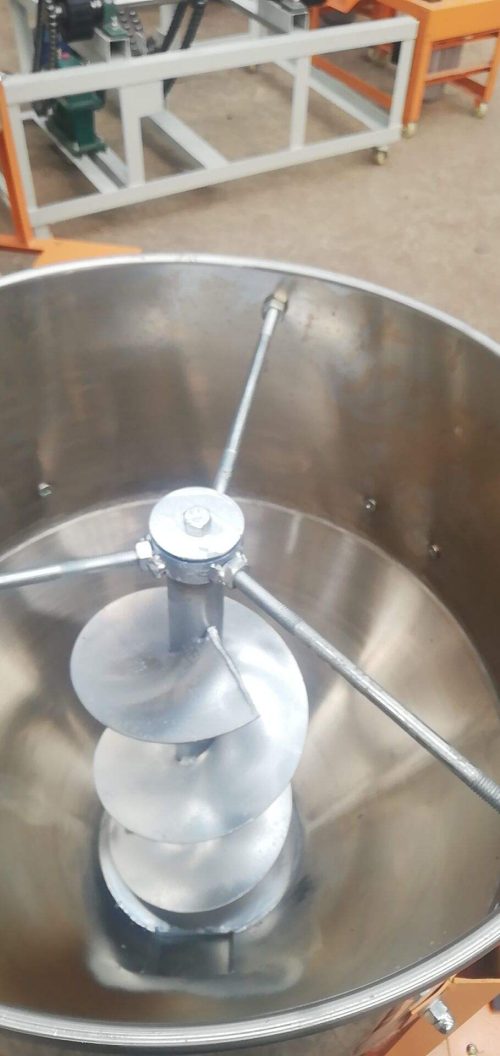 Vertical Animal Feed Mixer 150kg/h Grains Seed Mixer - Image 3