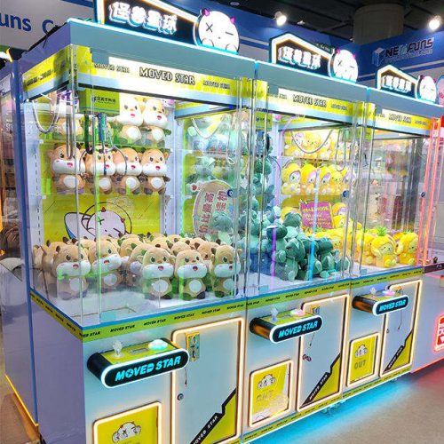 Coin Operated Game Machine Latest Claw Machine Gifts Vending Machine