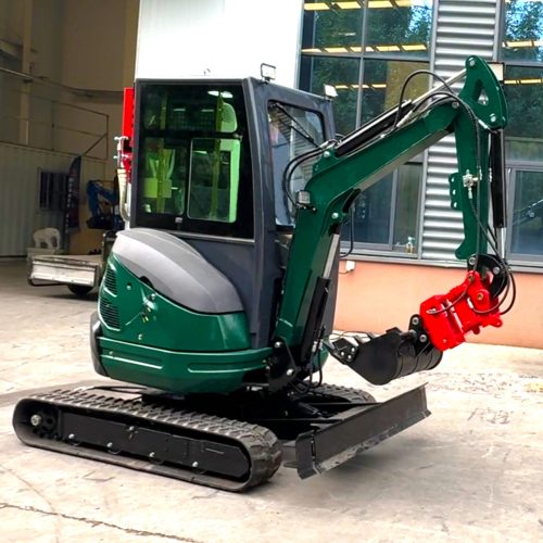 Ce Certified Zero Tail Kubota Engine Mini Excavator Crawler Excavator Farm 1.8 Tons 2 Tons Mini Excavator