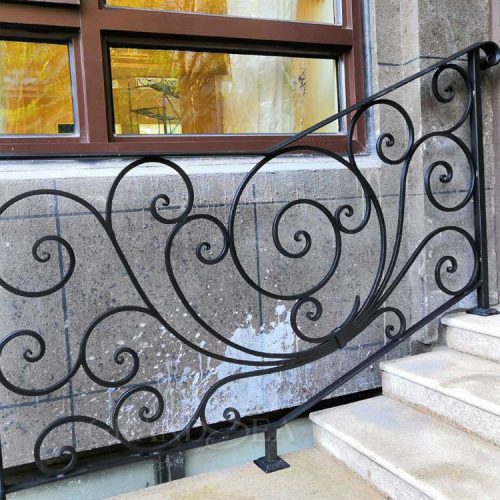 Tough Material Beautiful Iron Stair Railing Wrought Designs ( 1 square meters price)